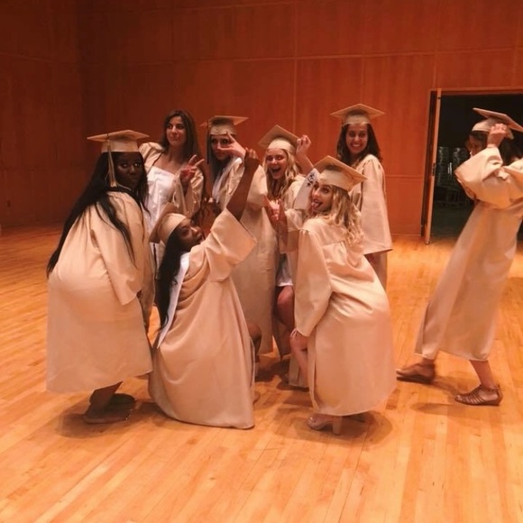 Meet your Posher, Sarina - Picture 6 of 6